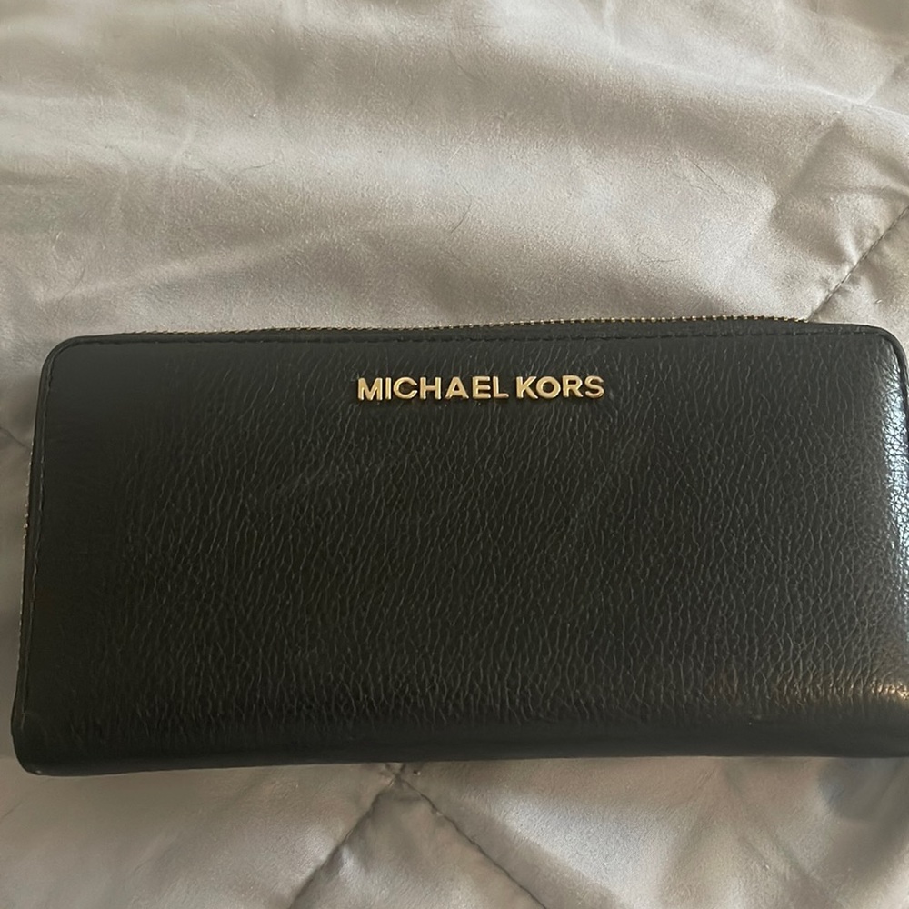 Michael kors wallet